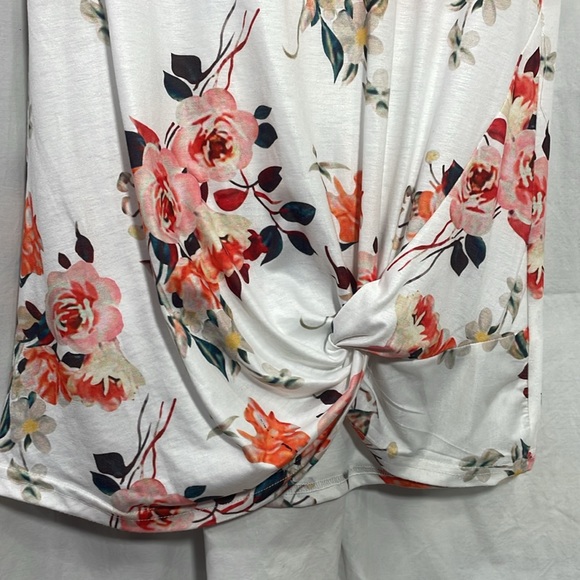 Knot Front Short Sleeve Floral Top - Picture 4 of 8